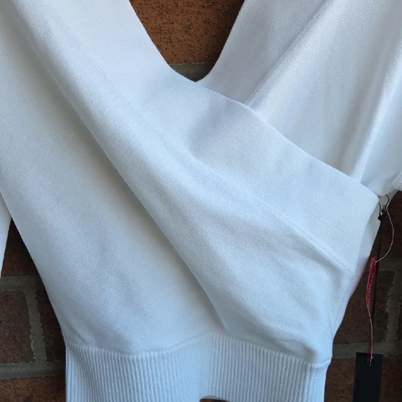 Carbon38 Crossover Sweater - Picture 5 of 9